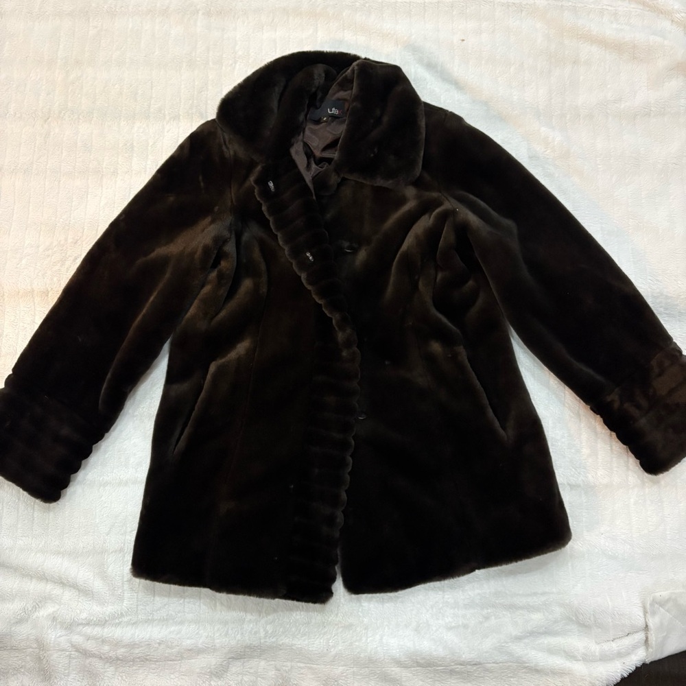 Luxurious Brown Faux Fur Coat